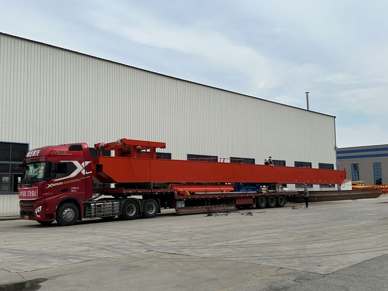 重慶某公司采購我公司一臺(tái)新式雙梁通用橋式起重機(jī)。