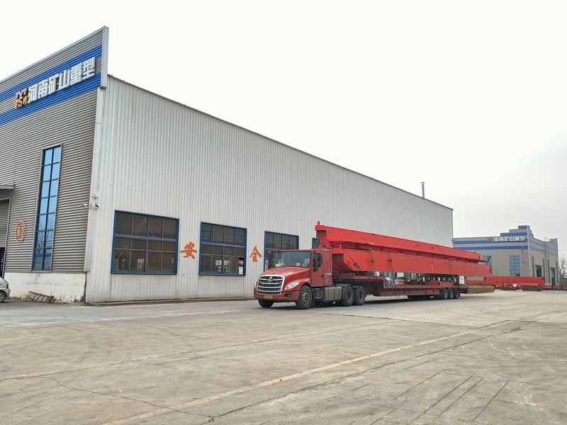 兩臺(tái)10噸 跨度28.4米電動(dòng)葫蘆橋式起重機(jī)，發(fā)往山東威海