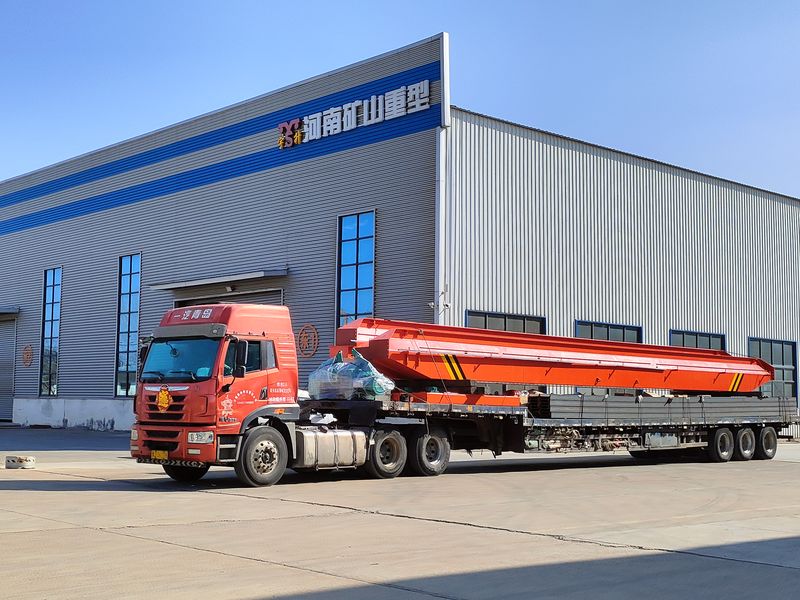 電動(dòng)單梁起重機(jī)，LD20t-26.8m，4臺(tái)，發(fā)往石家莊交付客戶使用。