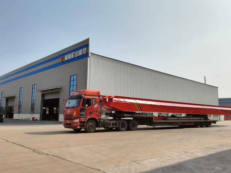 4臺(tái)電動(dòng)單梁起重機(jī)，LD10t-26.53m，發(fā)往浙江交付客戶使用。