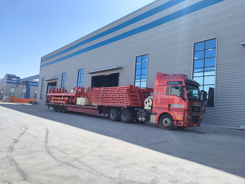 電動(dòng)葫蘆門式起重機(jī) 4臺(tái) MHxh10t—8m    2臺(tái) MHxh5t—8m      2臺(tái) 制作完成，出口哈薩克斯坦交付客戶使用