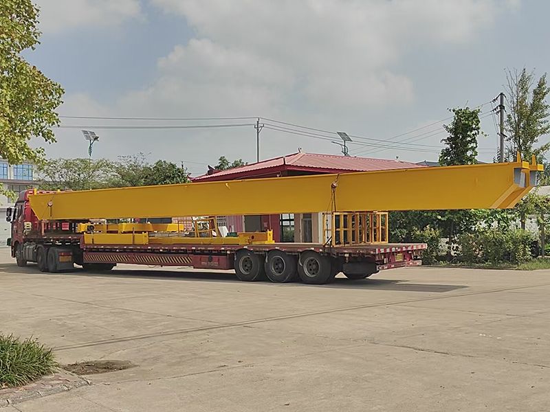 冶金橋式起重機(jī) LHY10/3t-22m 制作完成 裝車發(fā)出